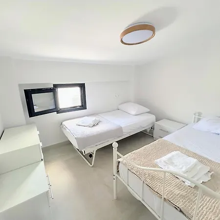 N & B Sea House